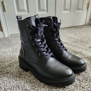 Crown Vintage Telinda combat boots size 9